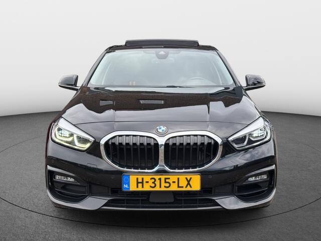 BMW 1-SERIE 118i Executive Edition Sport Line | Panoramadak | Parking pack |