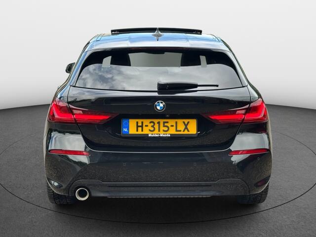 BMW 1-SERIE 118i Executive Edition Sport Line | Panoramadak | Parking pack |