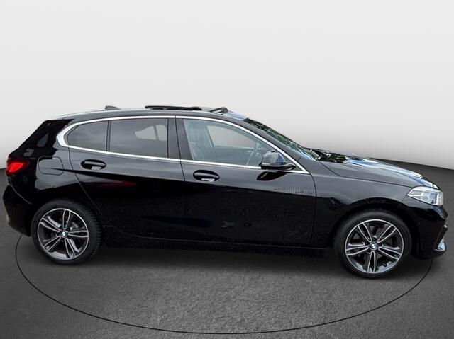 BMW 1-SERIE 118i Executive Edition Sport Line | Panoramadak | Parking pack |