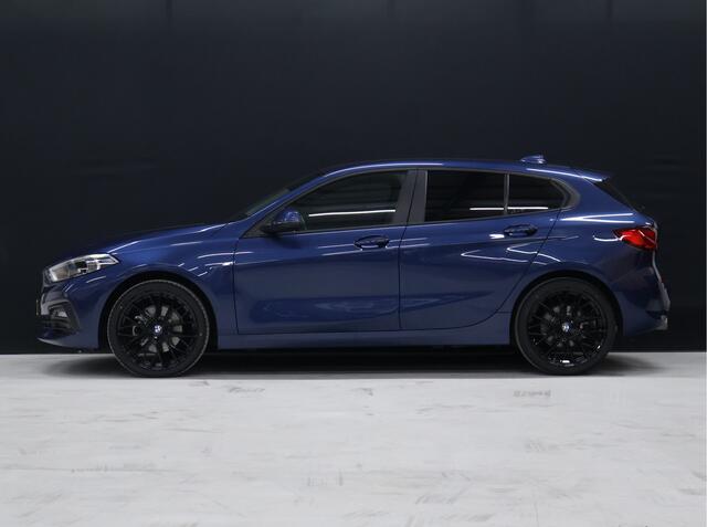 BMW 1-SERIE 118i M Sport [M STUUR, APPLE CARPLAY, STOELVERWARMING, VOL LEDER, ANDROID, DIGITAL DASH, LED, CRUISE CONTROL, CLIMATE CONTROL, NIEUWSTAAT]