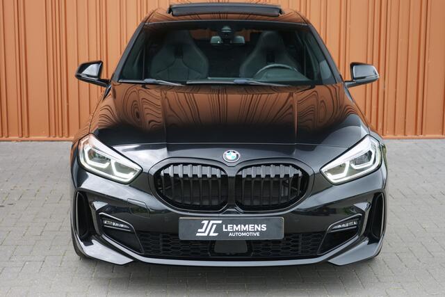 BMW 1-SERIE 118i M-Sport NL AUTO Panodak Kuipstoel Head up Camera Carplay