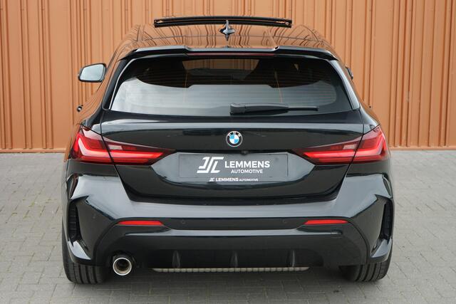 BMW 1-SERIE 118i M-Sport NL AUTO Panodak Kuipstoel Head up Camera Carplay