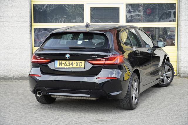 BMW 1-SERIE 118i Automaat! 5drs Business Edition BJ2022 Lmv 16" | Led V+A | Pdc | Navi | Virtual cockpit | Climate control | Cruise control | Getint glas