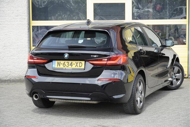 BMW 1-SERIE 118i Automaat! 5drs Business Edition BJ2022 Lmv 16" | Led V+A | Pdc | Navi | Virtual cockpit | Climate control | Cruise control | Getint glas