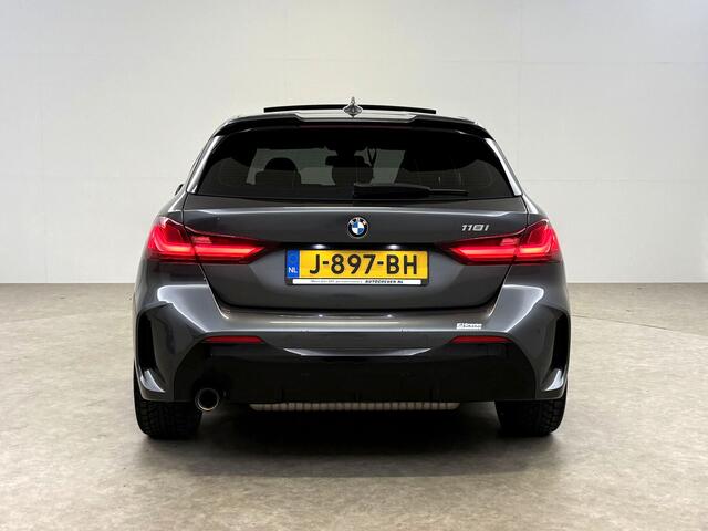 BMW 1-SERIE 118i Executive Edition M-Sport | Pano | Virtual | Sfeer | Carplay | Cruise | Parkeersens. | NAP