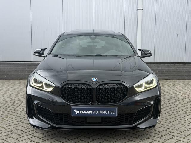 BMW 1-SERIE M135i xDrive High Executive | Pano | Head-up | Harman/Kardon | Dealer onderhouden