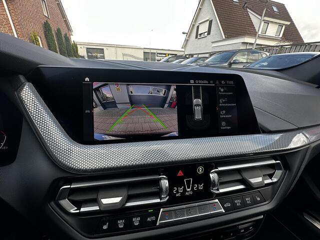 BMW 1-SERIE 118i Executive Luxury NL Panodak|Leder|sport|HiFi