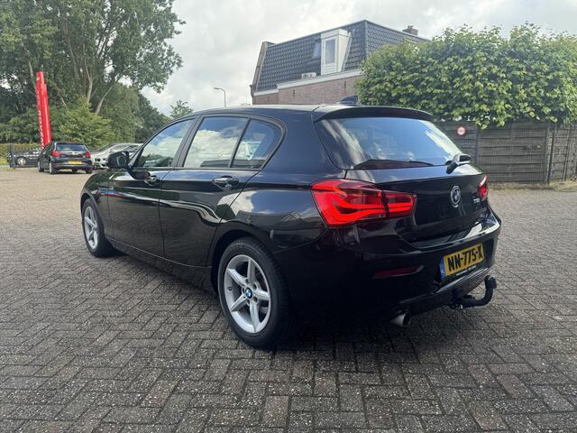 BMW 1-SERIE 118i Executive RIJKLAAR PRIJS, AUTOMAAT, Trekhaak, Cruise, Navi, Airco.