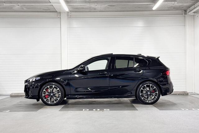 BMW 1-SERIE 120 | M-Sport Pro | Panoramadak | Harman/Kardon | Stoelverwarming | Driving Assistant Plus | Huisselectie