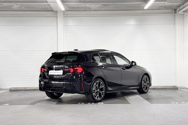 BMW 1-SERIE 120 | M-Sport Pro | Panoramadak | Harman/Kardon | Stoelverwarming | Driving Assistant Plus | Huisselectie