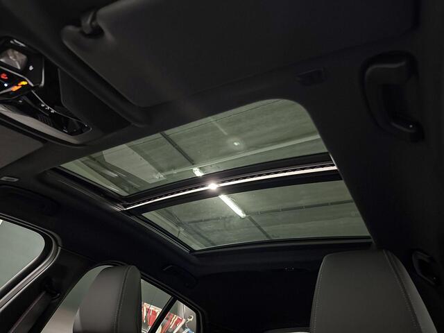 BMW 1-SERIE 120 | M-Sport Pro | Panoramadak | Harman/Kardon | Stoelverwarming | Driving Assistant Plus | Huisselectie