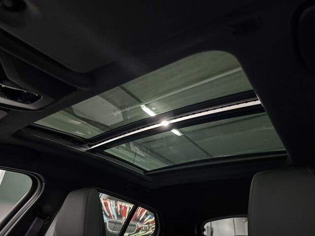 BMW 1-SERIE 120 | M-Sport Pro | Harman/Kardon | Comfort Access | Stoelverwarming | Panoramadak | Driving Assistant Plus | Huisselectie