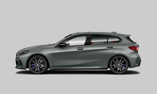 BMW 1-SERIE M135i xDrive Panoramadak | Harman Kardon | Head Up | ACC | Stuurverwarming