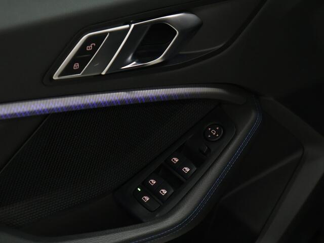 BMW 1-SERIE 118i Business Edition [M SPORT, APPLE CARPLAY, ANDROID, CAMERA, PDC V+A, CRUISE, CLIMATE, HIFI AUDIO, DIGITAL DASH, LED KOPLAMPEN, NIEUWSTAAT]