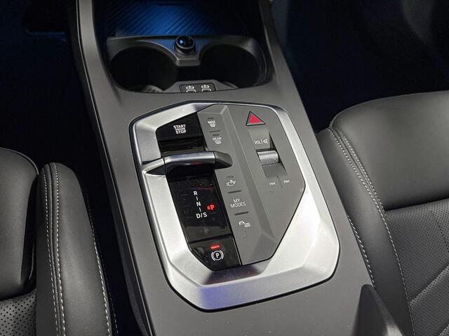 BMW 1-SERIE 120 | M-Sport Pro | Harman/Kardon | Comfort Access | Stoelverwarming | Panoramadak | Driving Assistant Plus | Huisselectie