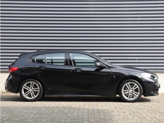 BMW 1-SERIE 5-deurs 120i | Executive | M Sportpakket | Trekhaak | Parking Pack | Hi-Fi | Apple Carplay | Sportstoelen | Climate Control | 17'' LMV