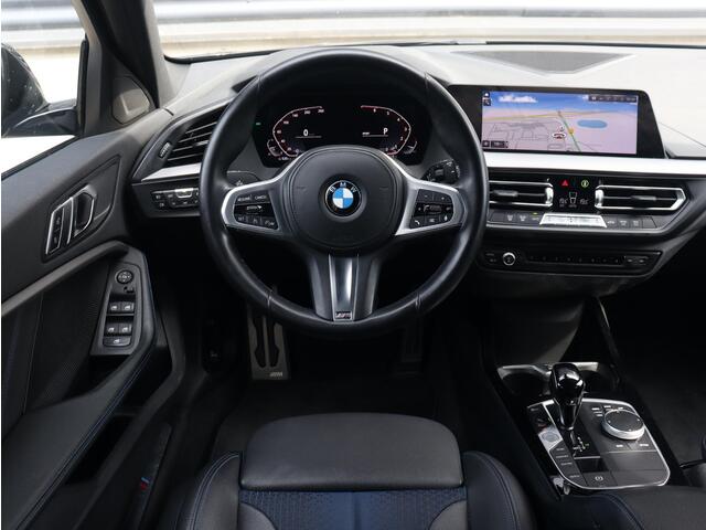 BMW 1-SERIE 5-deurs 120i | Executive | M Sportpakket | Trekhaak | Parking Pack | Hi-Fi | Apple Carplay | Sportstoelen | Climate Control | 17'' LMV