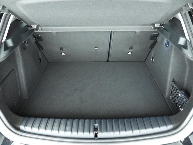 BMW 1-SERIE 5-deurs 118i | LED | Leder | HUD | Schuifdak | Active cruise | Stoelverwarming | DAB | Hifi speakers | Alu 17 inch