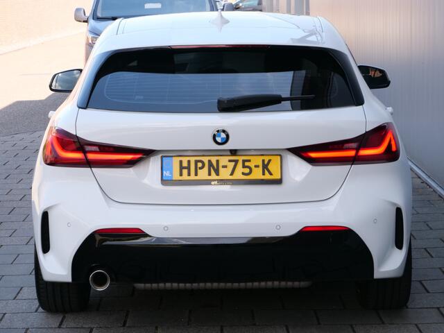 BMW 1-SERIE 116i M-sport 109Pk Automaat Apple Carplay / Camera / PDC / Navi / Keyless entry