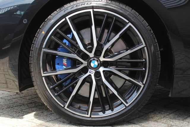 BMW 1-SERIE 118i High Executive M-Sport Plus | Shadow Line | Panoramadak | Leder | Active Cruise