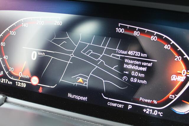 BMW 1-SERIE 118i High Executive M-Sport Plus | Shadow Line | Panoramadak | Leder | Active Cruise