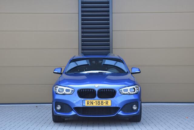 BMW 1-SERIE 120i Edition M Sport Shadow * Glazen schuifdak - Harman / Kardon * LED * Privecyglass *