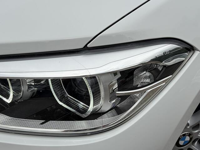BMW 1-SERIE 118i Corporate Lease High Executive / Automaat / NL-Auto / Vol-Leder / Facelift / Stoelverwarming / LED / Cruise-Control / Climate-Control / Trekhaak / PDC V+A / 16'' LMV / All-Season / ENZ.