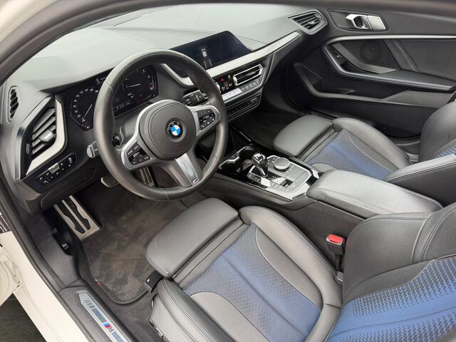 BMW 1-SERIE 118i High Executive M Sport Aut- Performance, Panoramadak, Sfeerverlichting, Xenon Led