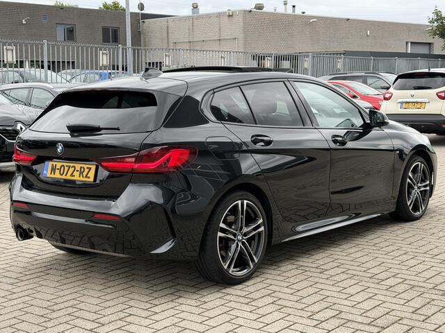 BMW 1-SERIE 118i Business Edition Plus | M Sport | Panoramadak | Lichtmetalen velgen 18"