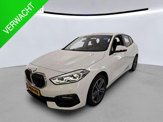 BMW 1-SERIE 118i Business Edition NL-AUTO | NAVI | STUUR EN STOEL VERWARMING