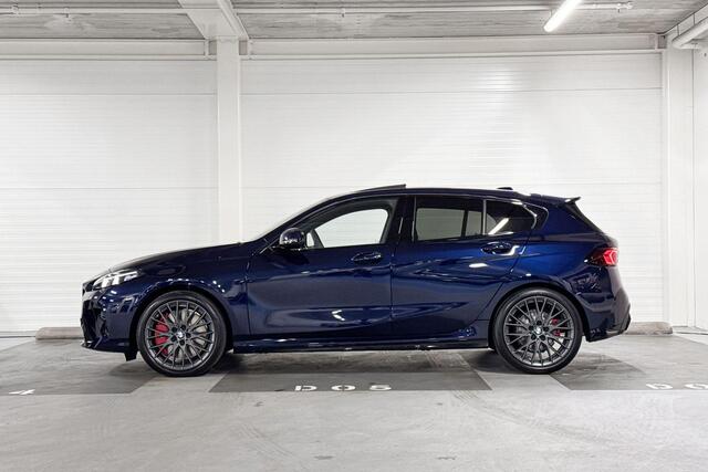 BMW 1-SERIE 120 M Sport Pro | M-Sport | Premium Pack | Comfort Access | Panoramadak | Harman/Kardon | Stoelverwarming