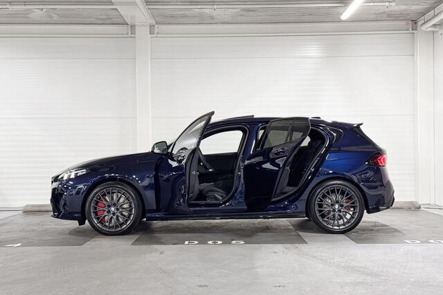 BMW 1-SERIE 120 M Sport Pro | M-Sport | Premium Pack | Comfort Access | Panoramadak | Harman/Kardon | Stoelverwarming