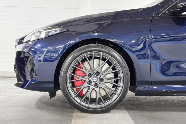 BMW 1-SERIE 120 M Sport Pro | M-Sport | Premium Pack | Comfort Access | Panoramadak | Harman/Kardon | Stoelverwarming