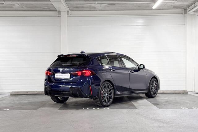 BMW 1-SERIE 120 M Sport Pro | M-Sport | Premium Pack | Comfort Access | Panoramadak | Harman/Kardon | Stoelverwarming