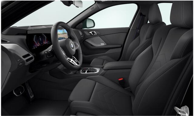 BMW 1-SERIE 120 M-Sport Pro | 19 inch LM | Glazen Panoramadak | Premium Pack | Stuurwiel verwarming