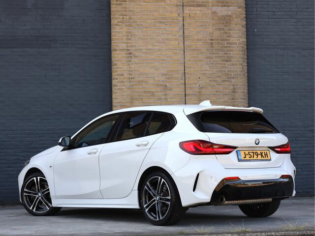 BMW 1-SERIE 118i High Executive M Sport Live Cockpit Pro | Org. NL | Handbak | PDC | Cruise