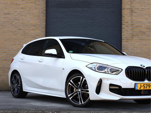 BMW 1-SERIE 118i High Executive M Sport Live Cockpit Pro | Org. NL | Handbak | PDC | Cruise