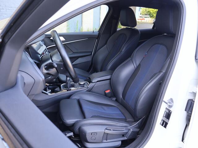 BMW 1-SERIE 118i High Executive M Sport Live Cockpit Pro | Org. NL | Handbak | PDC | Cruise