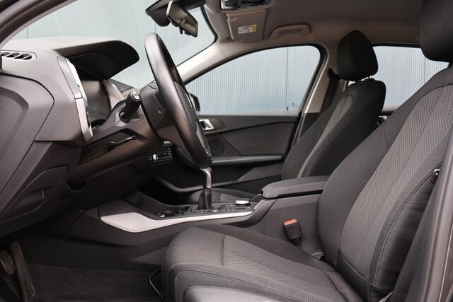 BMW 1-SERIE 118i Business Edition | Origineel NL | Camera | Apple Carplay / Android Auto