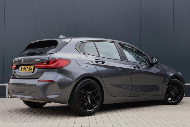 BMW 1-SERIE 118i Business Edition | Origineel NL | Camera | Apple Carplay / Android Auto