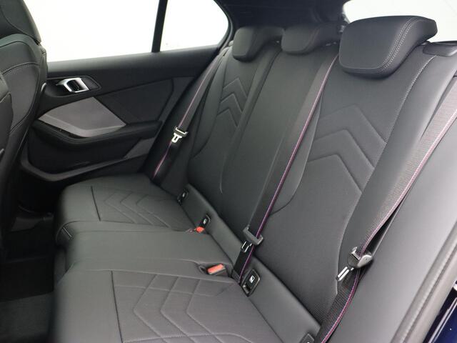 BMW 1-SERIE 120 M Sport Design Edition | M Sportpakket Pro | Stuurwielrand Verwarmd | Panoramadak | Elektrisch Verstelbare Sportstoelen | Harman Kardon | 19''