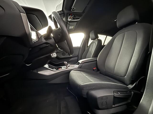 BMW 1-SERIE 118i Executive Edition Automaat | LED | 19"velgen