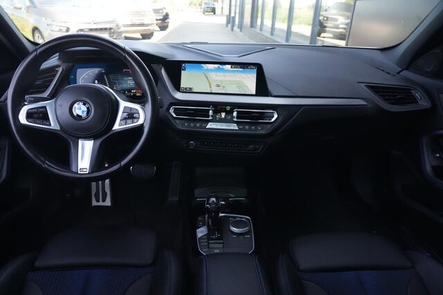 BMW 1-SERIE 118i Executive Edition M-Sport 136pk Panoramadak/Navigatie/Stoelverwarming