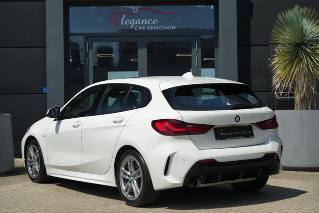 BMW 1-SERIE 118i Executive Edition M-Sport 136pk Panoramadak/Navigatie/Stoelverwarming