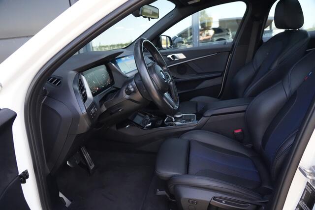 BMW 1-SERIE 118i Executive Edition M-Sport 136pk Panoramadak/Navigatie/Stoelverwarming