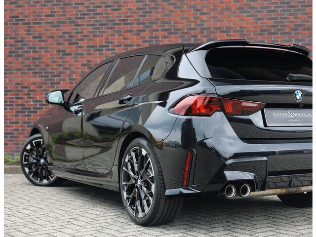 BMW 1-SERIE M135i xDrive | M Performance - Pano - Harman Kardon