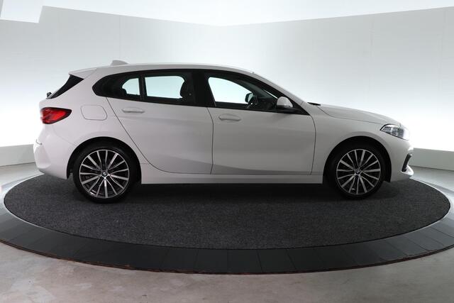 BMW 1-SERIE 116i | CARPLAY | CLIMA | STOELVERW. |