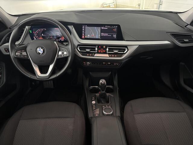 BMW 1-SERIE 116i Executive Edition | CARPLAY | CLIMA | NAVI |