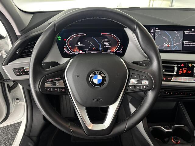 BMW 1-SERIE 116i Executive Edition | CARPLAY | CLIMA | NAVI |