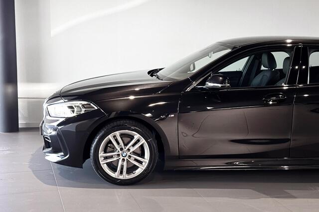 BMW 1-SERIE 118i Business Edition | M Sport | Sportstoelen | Carplay |